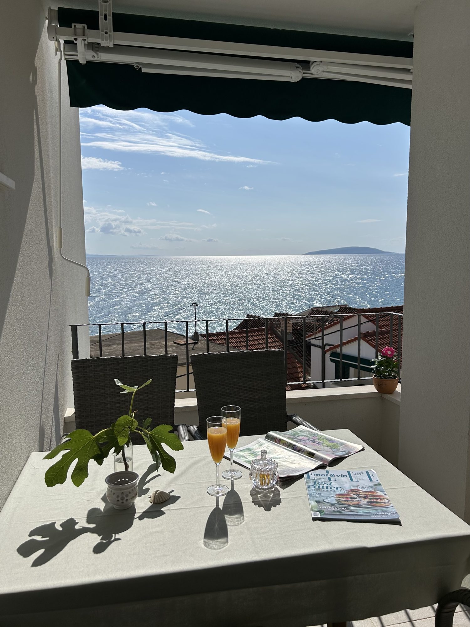 Paula — sea-view apartment at Beach House Buinac in Brist, Makarska Riviera